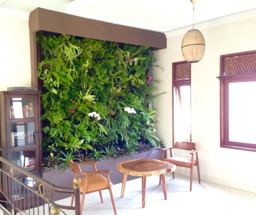 Seminyak Hideaway Hotel Exterior photo